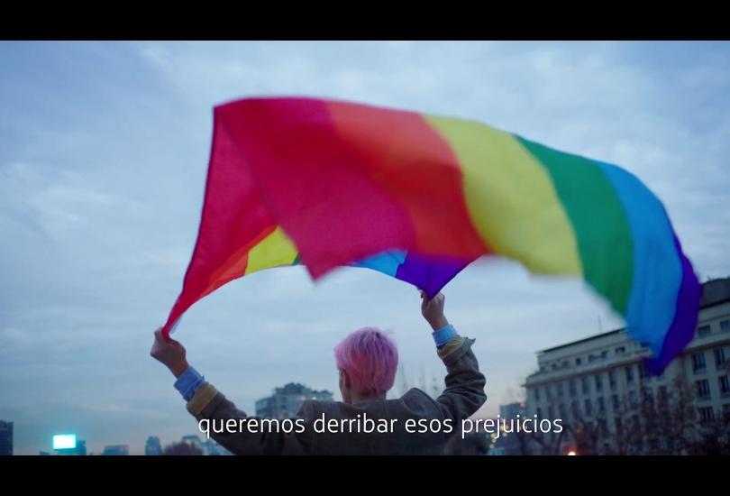 Portada de LATAM Airlines incluye el tema de diversidad sexual en su campañas creada por Graphene IPG Chile