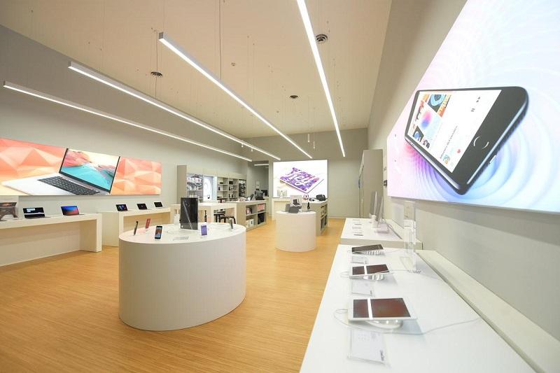 Portada de OneClick abre tres tiendas de Apple en la Argentina