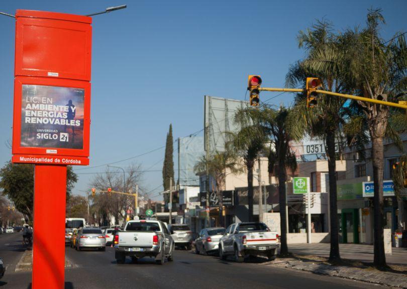 Portada de Braver Publicidad y Universidad Siglo 21 intervinieron las calles de la ciudad de Córdoba
