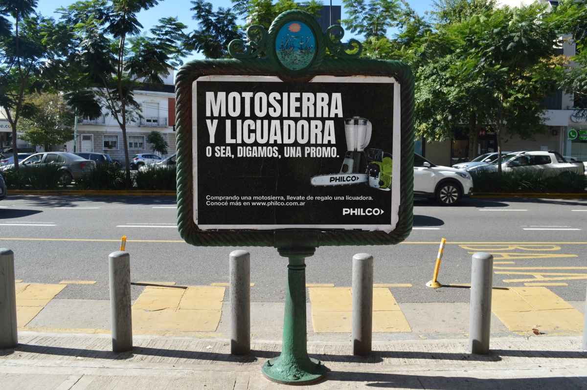 Portada de "Motosierra y Licuadora", la nueva campaña de Philco creada por Don