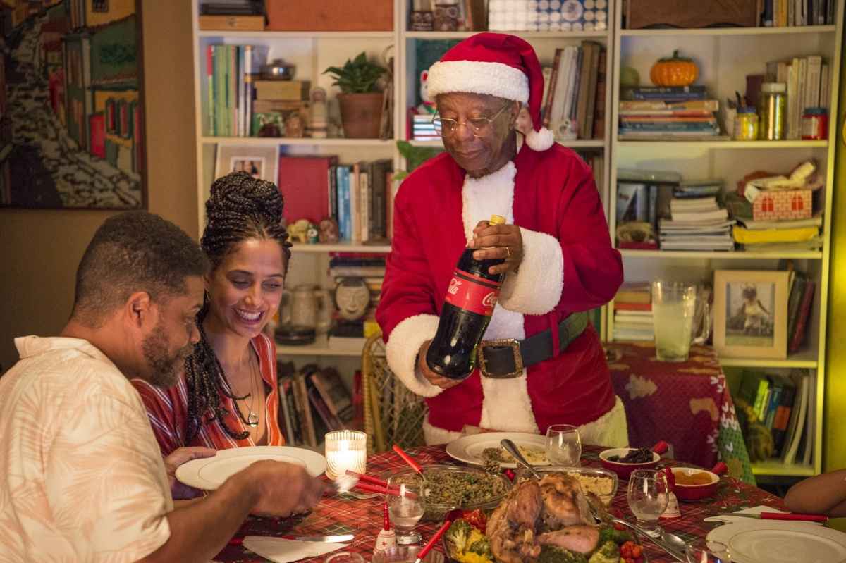 Portada de Coca-Cola gana el premio de temática racial con un especial de Navidad que trajo un Papá Noel negro